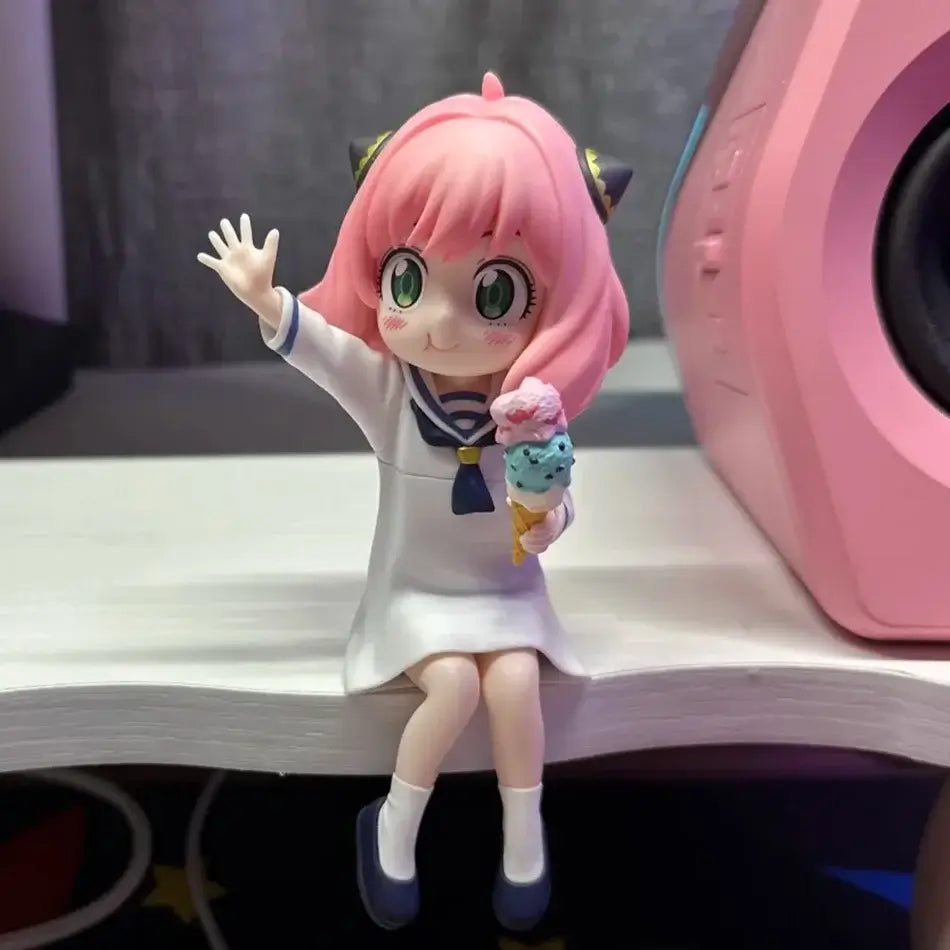 Anya Yor Forger action figure waving while holding ice cream, 15CM collectible from SPY×FAMILY.