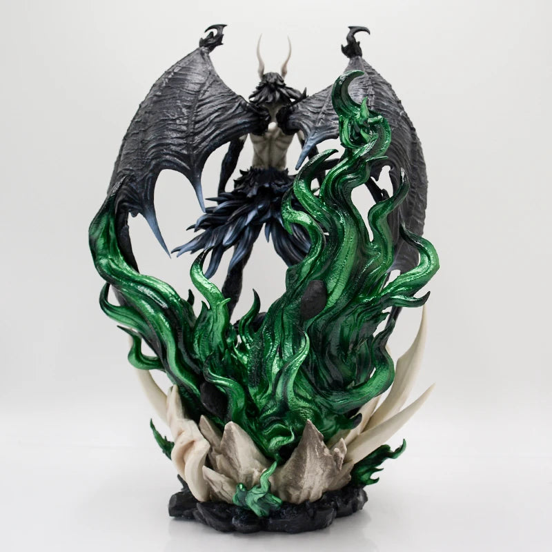 A detailed 32cm Bleach Anime Figure GK model featuring Kurosaki Ichigo in battle pose, available with Ulquiorra Cifer and Toshiro Hitsugaya variants.