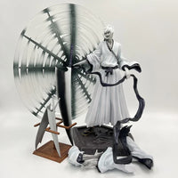 A detailed 32cm Bleach Anime Figure GK model featuring Kurosaki Ichigo in battle pose, available with Ulquiorra Cifer and Toshiro Hitsugaya variants.