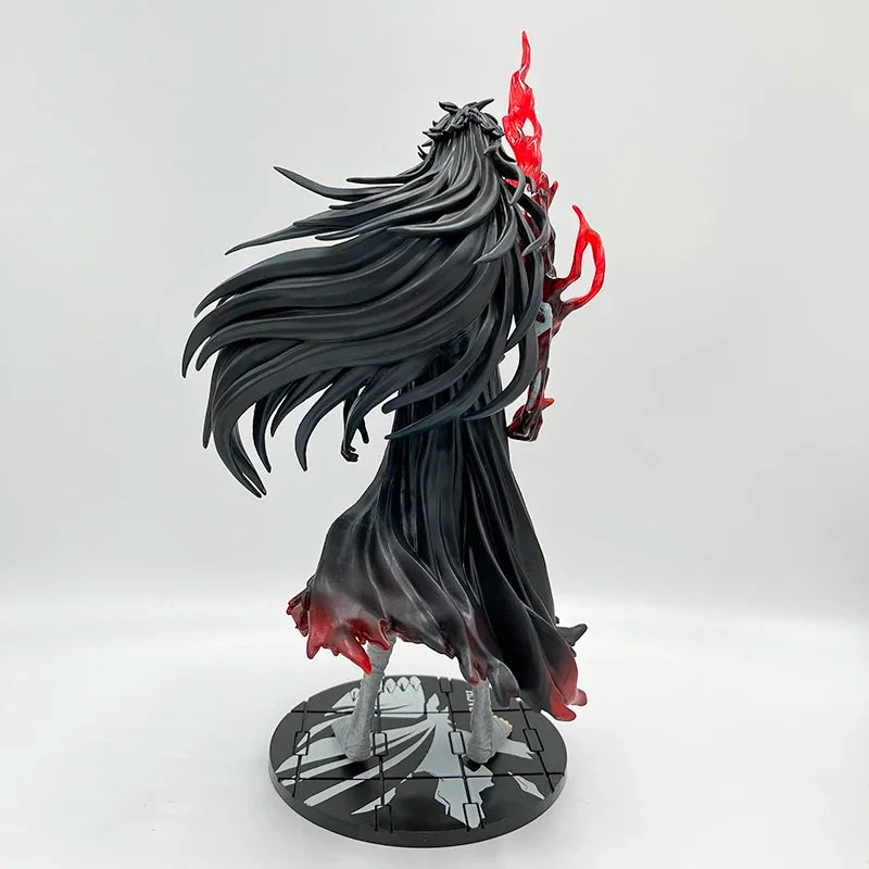 A detailed 32cm Bleach Anime Figure GK model featuring Kurosaki Ichigo in battle pose, available with Ulquiorra Cifer and Toshiro Hitsugaya variants.