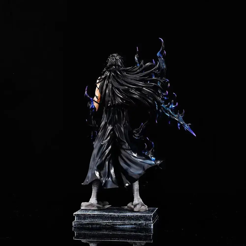 A large 33cm Bleach Ichigo Figure made of PVC, featuring two interchangeable battle forms and Zangetsu sword for anime desktop decoration.