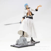 A vibrant Bleach Blind Box packaging revealing highly detailed anime action figures of Kurosaki Ichigo, Sosuke Aizen, and Rukia Kuchiki for collector display.