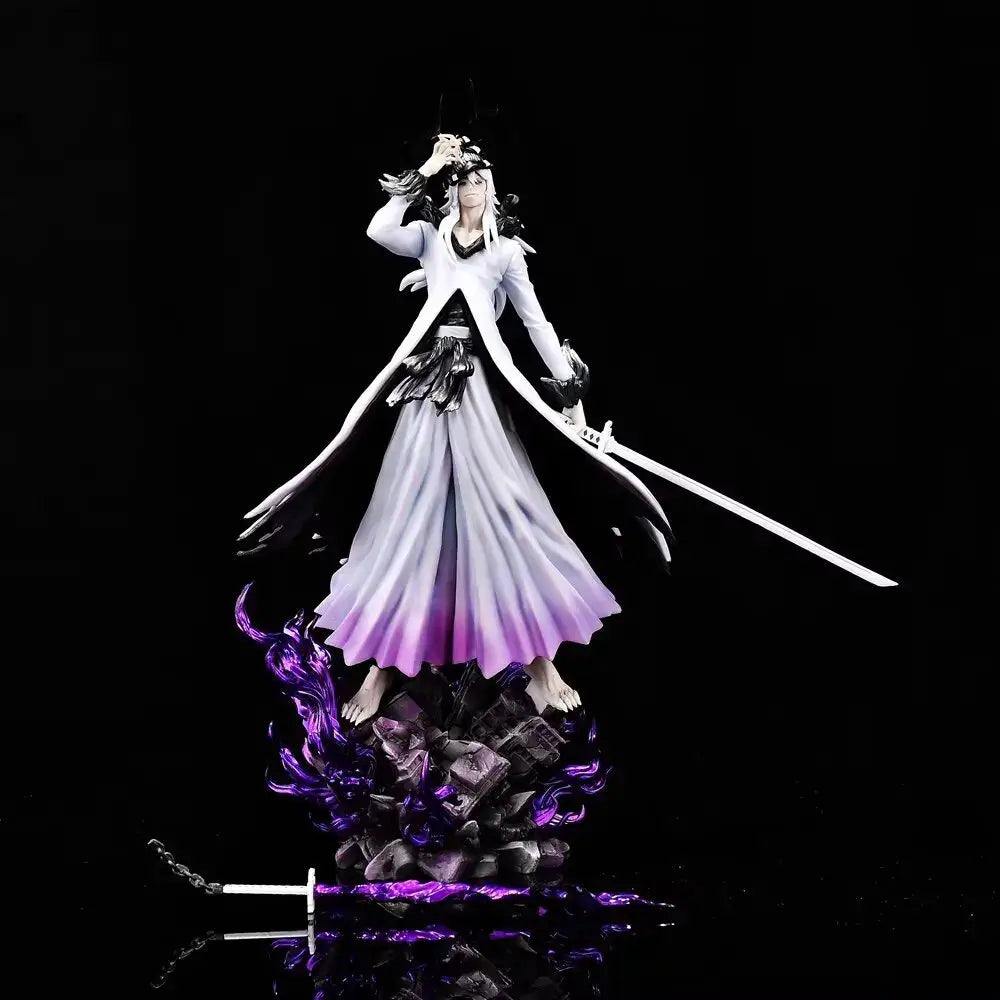 A large 33cm Bleach Ichigo Figure made of PVC, featuring two interchangeable battle forms and Zangetsu sword for anime desktop decoration.