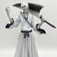 A detailed 32cm Bleach Anime Figure GK model featuring Kurosaki Ichigo in battle pose, available with Ulquiorra Cifer and Toshiro Hitsugaya variants.