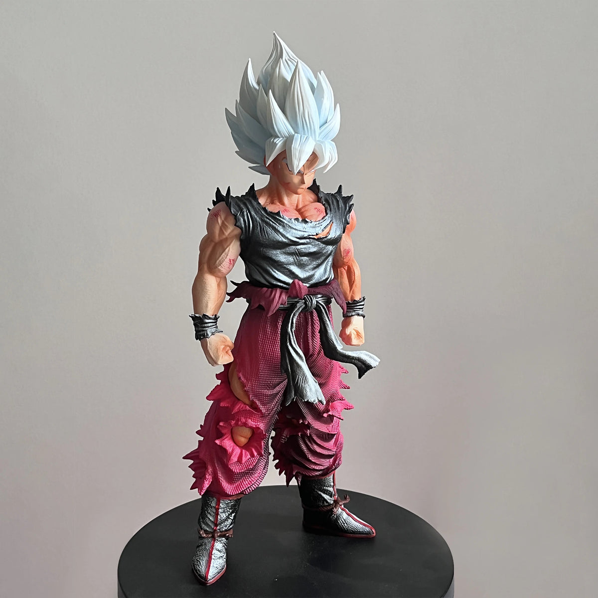 Son Goku Super Saiyan Action Figure Dragon Ball PVC model statue desktop decoration collectible